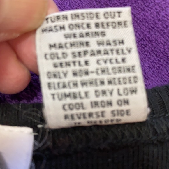 Warner Brothers Sweat Shirt from 1999 - Picture 9 of 10